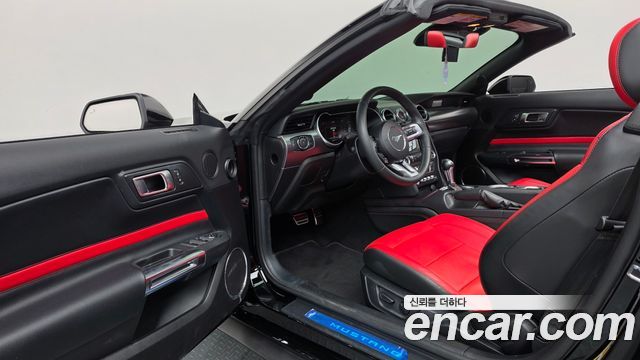 Ford Mustang 2021 — photo 13