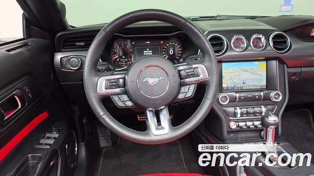 Ford Mustang 2021 — photo 18