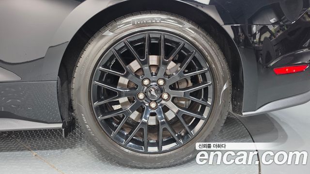 Ford Mustang 2021 — photo 7