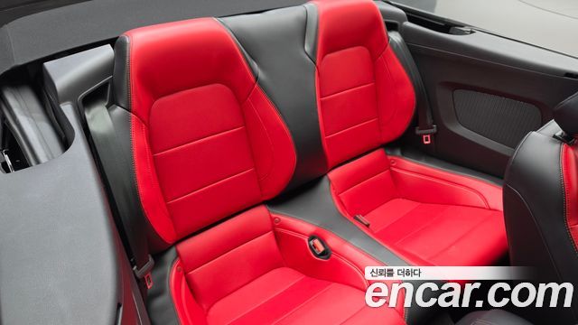 Ford Mustang 2021 — photo 29