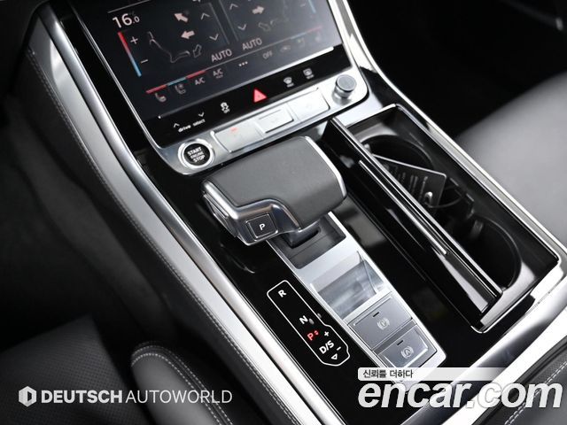 Audi Q7 2025 — photo 9