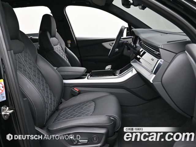 Audi Q7 2025 — photo 10