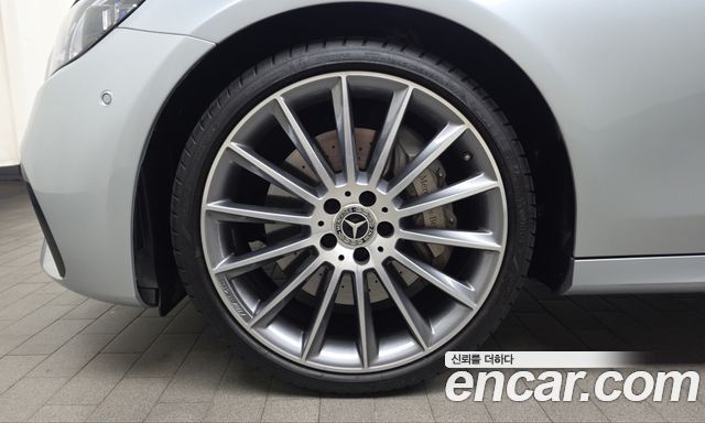 Mercedes-Benz E-Class 2022 — photo 5