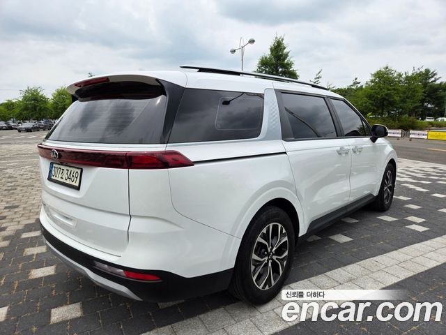 Kia Canival 2021 — photo 4