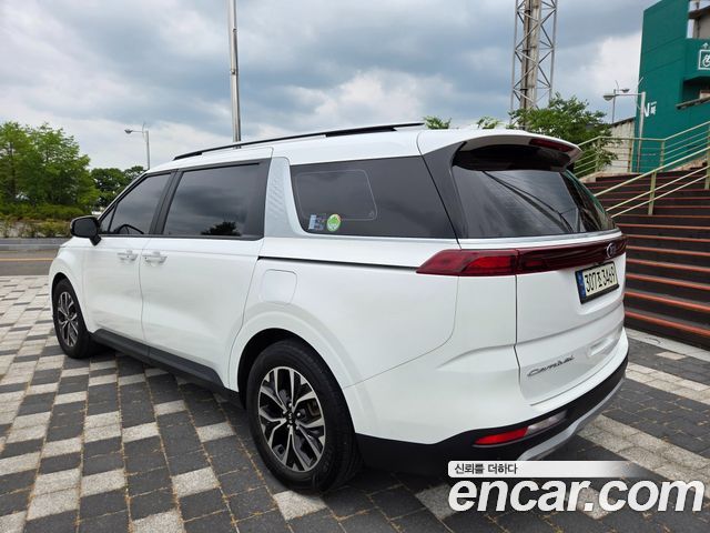 Kia Canival 2021 — photo 6