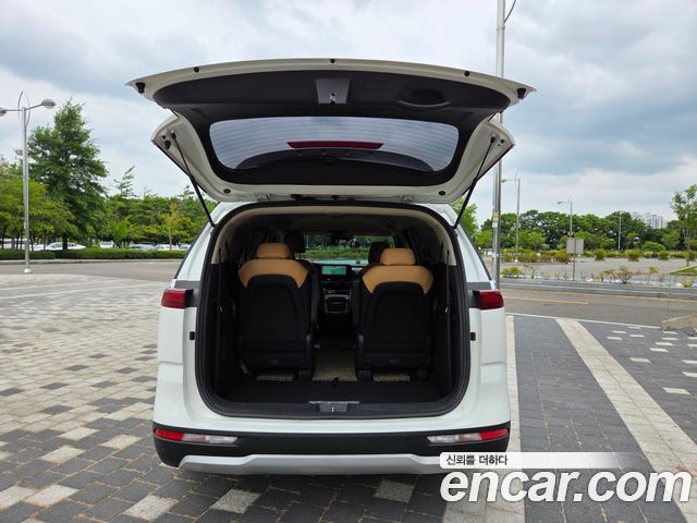 Kia Canival 2021 — photo 8