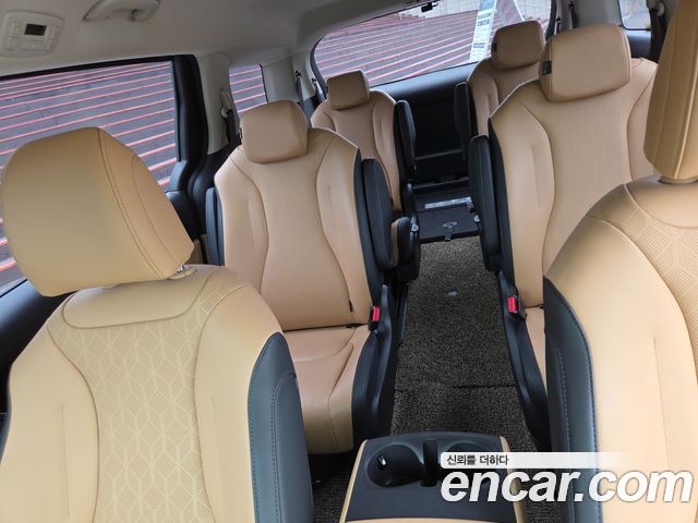 Kia Canival 2021 — photo 11