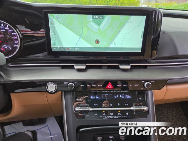 Kia Canival 2021 — photo 17