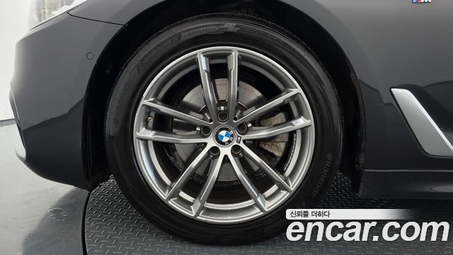 BMW 5-Series 2020 — photo 5