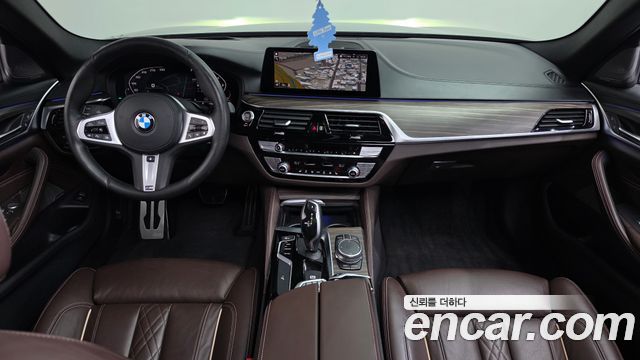 BMW 5-Series 2020 — photo 7