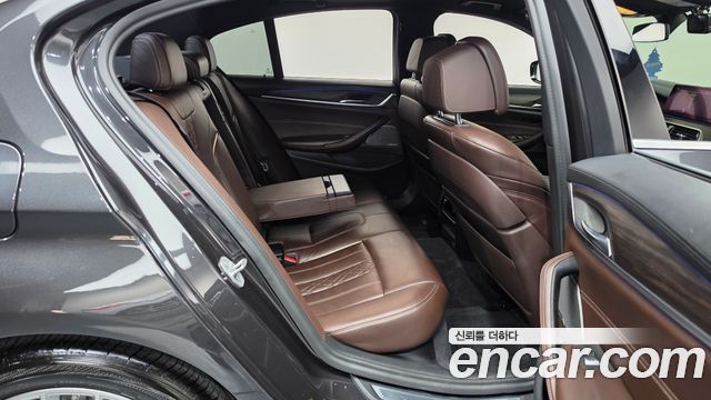 BMW 5-Series 2020 — photo 12