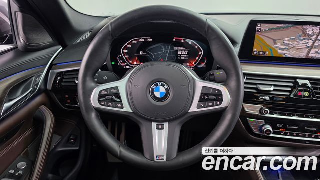BMW 5-Series 2020 — photo 13