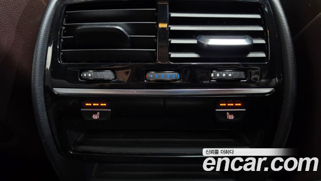 BMW 5-Series 2020 — photo 18