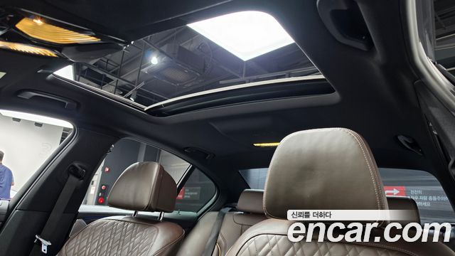 BMW 5-Series 2020 — photo 19