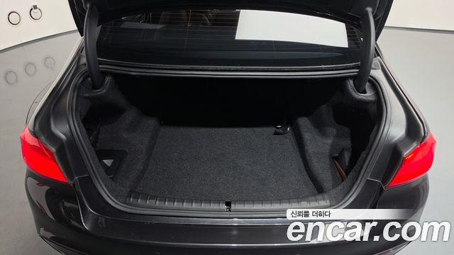 BMW 5-Series 2020 — photo 20