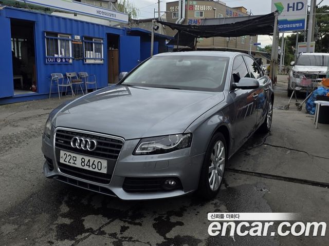 Audi A4 2011 — photo 2