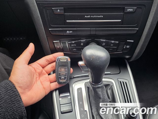 Audi A4 2011 — photo 11
