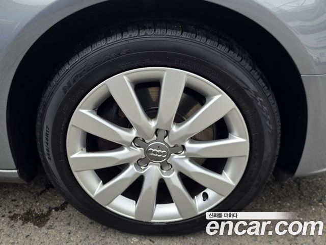 Audi A4 2011 — photo 19