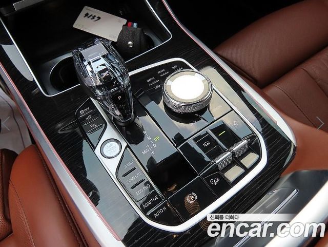 BMW X7 2021 — photo 12