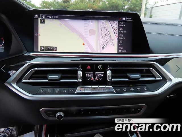 BMW X7 2021 — photo 14