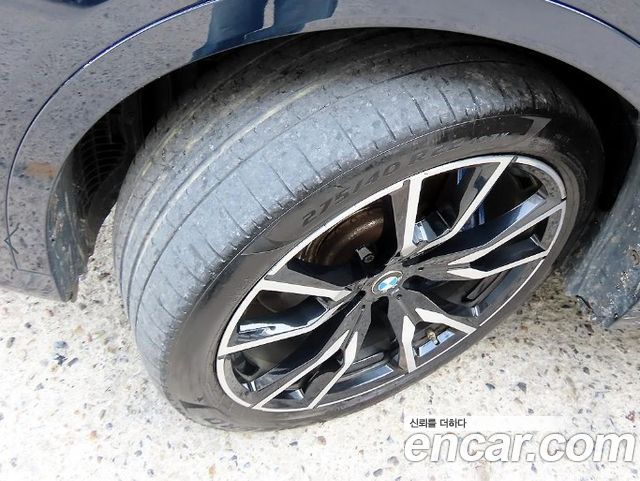 BMW X7 2021 — photo 20