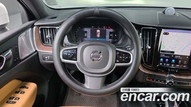 Volvo XC60 2022 — photo 19