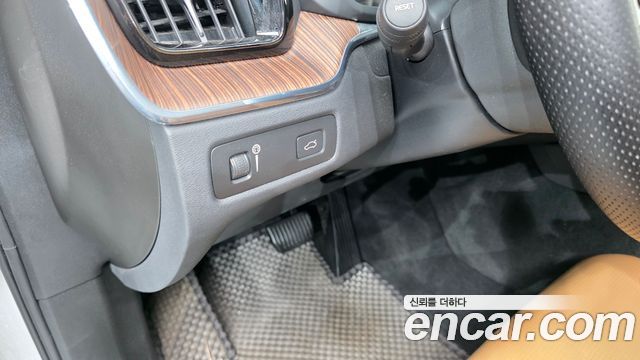 Volvo XC60 2022 — photo 24