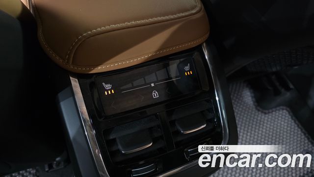 Volvo XC60 2022 — photo 29