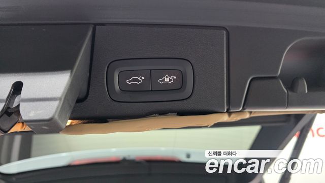 Volvo XC60 2022 — photo 33