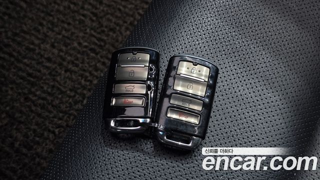 Kia K7 2017 — photo 24