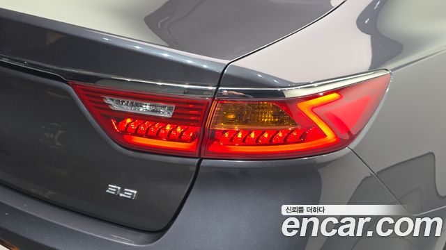 Kia K7 2017 — photo 9