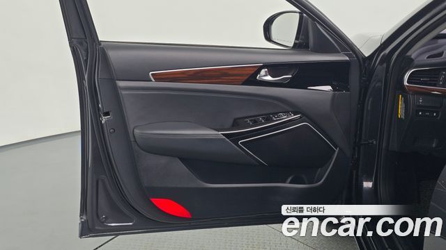 Kia K7 2017 — photo 14