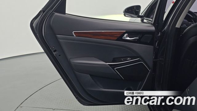 Kia K7 2017 — photo 15