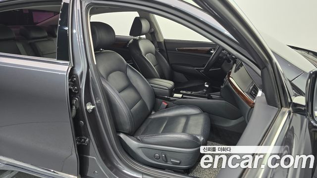 Kia K7 2017 — photo 16