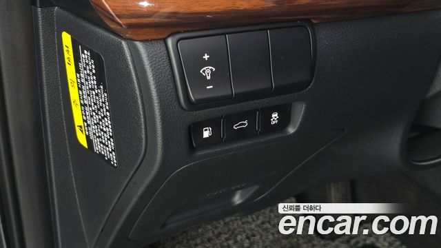 Kia K7 2017 — photo 29
