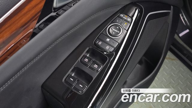 Kia K7 2017 — photo 31