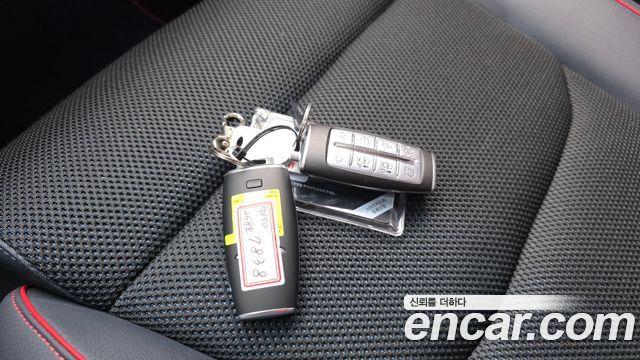 Genesis GV70 2023 — photo 22