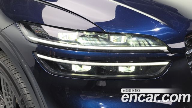 Genesis GV70 2023 — photo 8