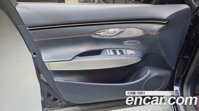 Genesis GV70 2023 — photo 14