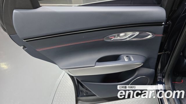 Genesis GV70 2023 — photo 15
