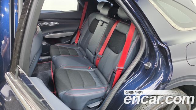Genesis GV70 2023 — photo 16