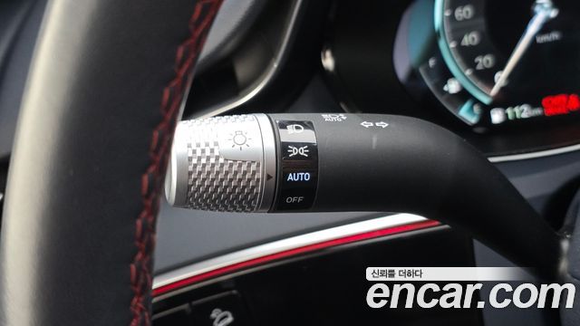 Genesis GV70 2023 — photo 29