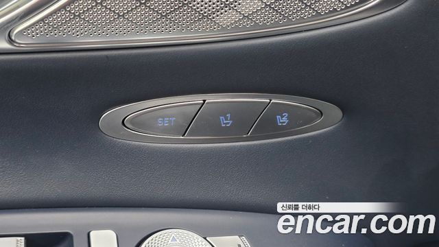 Genesis GV70 2023 — photo 38