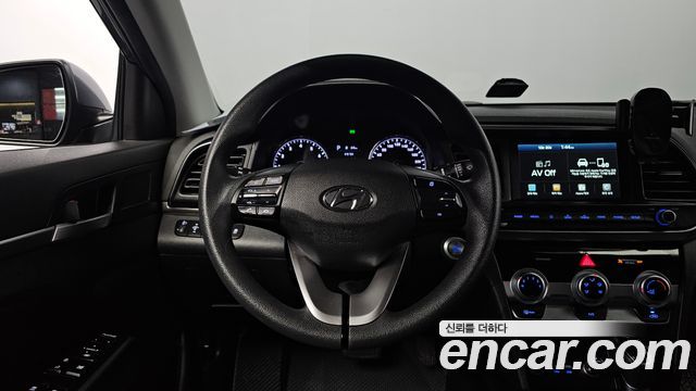 Hyundai AVANTE 2020 — photo 12