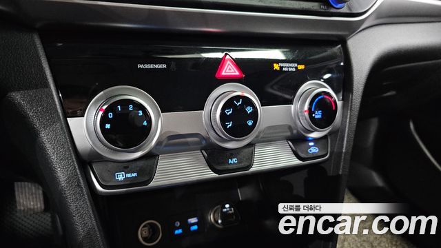 Hyundai AVANTE 2020 — photo 17