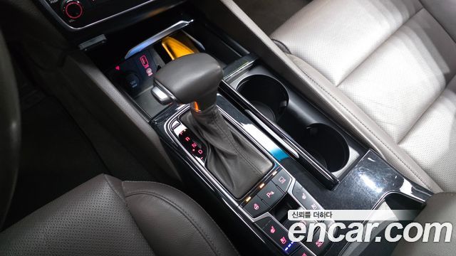 Kia K7 2019 — photo 12