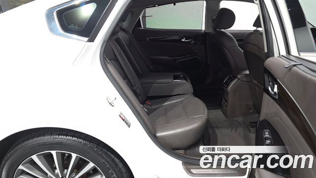 Kia K7 2019 — photo 17