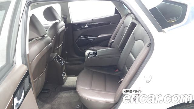 Kia K7 2019 — photo 18