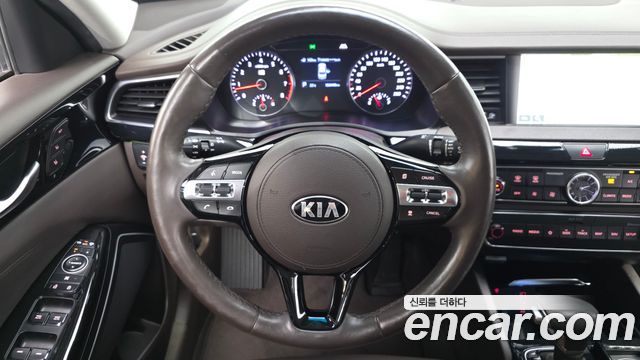 Kia K7 2019 — photo 21