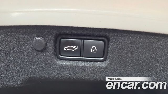 Kia K7 2019 — photo 24